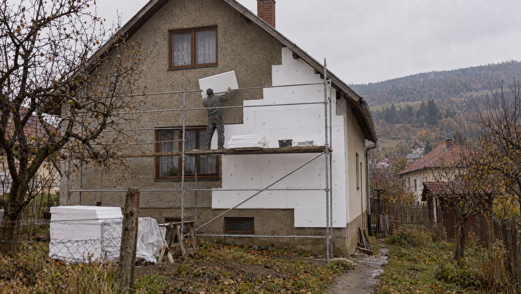 zatepľovanie fasády staršieho rodinného domu polystyrénom